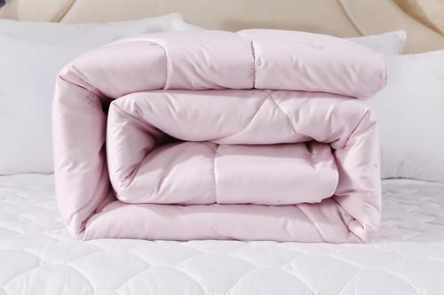 清洗指南:羊毛被可以用洗衣機(jī)水洗嗎