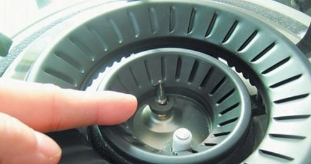 燃?xì)庠铧c(diǎn)火針一直放電