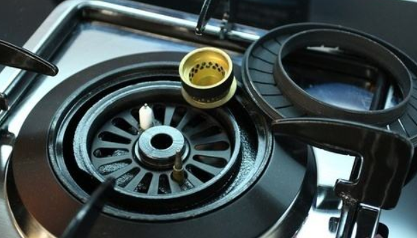 燃?xì)庠铧c(diǎn)火針一直放電