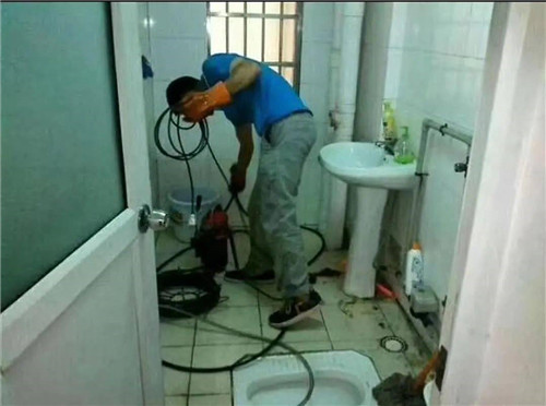 駐馬店附近下水道地漏疏通上門電話_專業(yè)疏通服務