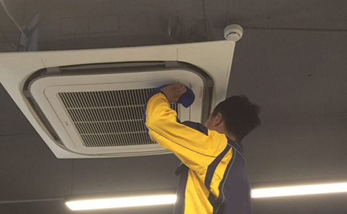 東莞柜機(jī)空調(diào)清洗多少錢一臺(tái)_洗得干凈